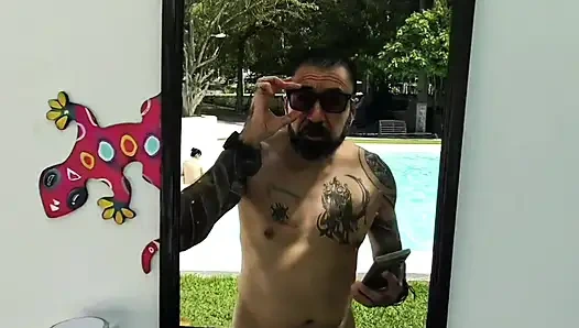 Çıplaklar partisine gittik