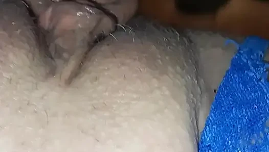 Güzel minik ıslak küçük amcık