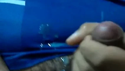 Porto rikolu kalın kesilmemiş cub bustin bir dağınık nutt