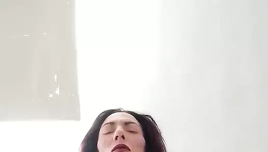 Masturbates with a 22cm Cock