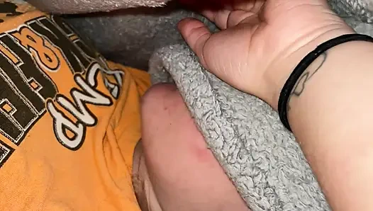 Sıkı amına boşalıyor