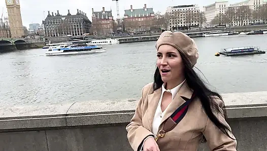 Lost Tourist Shows Her Nudes Asking For Big Ben - Then Takes It Deep!