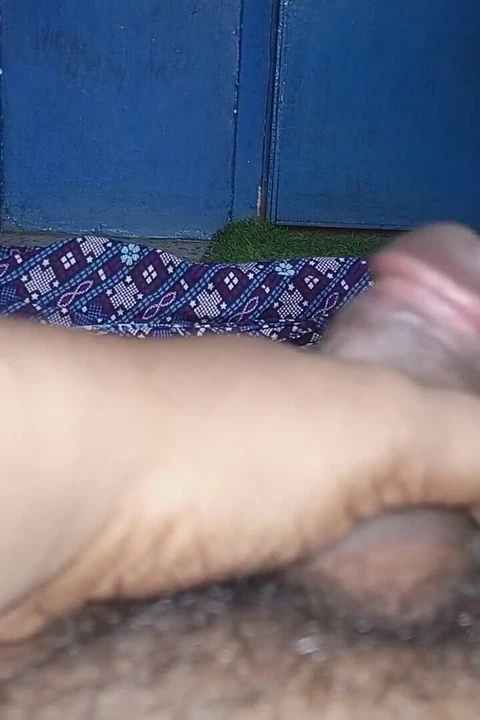 Bengalli evli kadın yarak yalayarak amını sikiyor