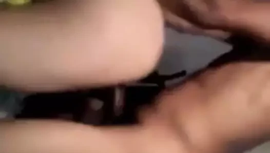 Pawg yatakta arkadan çekim yapıyor