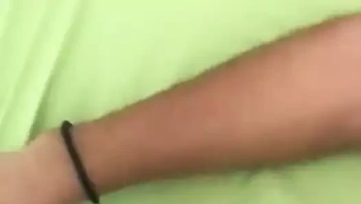 oda arkadaşı eğleniyor