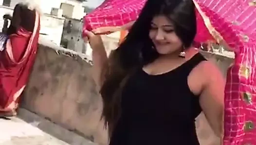 neha yashveet instagram videoları