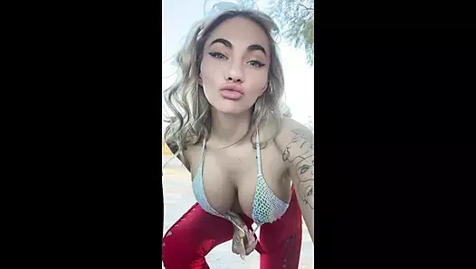 Elbisemle mi yoksa elbisesiz mi?