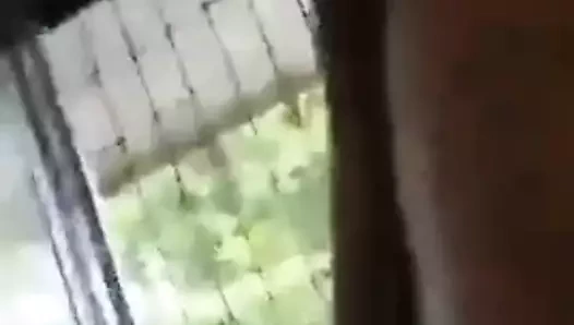 Bir yabancıyı emmek