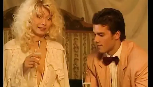 Muhteşem kızıl saçlı güzellik milly d'abbraccio jollies ve iki genç memur