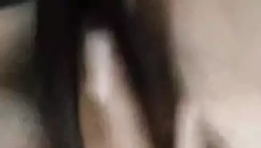 Hintli kız erkek arkadaşına video gönderiyor