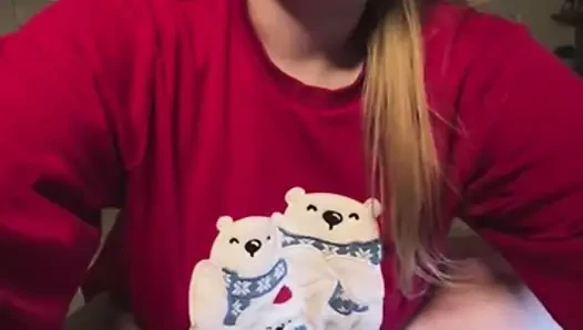 Huge natural tits playing and pussy fingering with jucielussie