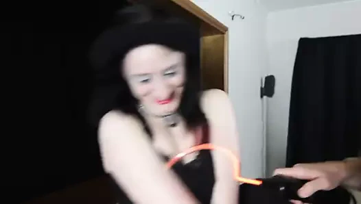 Menekşe değnek teaser sahip masokitty