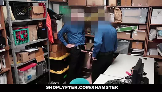 Shoplyfter - yaramaz genç iki horoz alır
