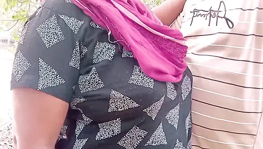 Genç üvey erkek kardeş ve üvey kız kardeşle dışarıda seks videosu.