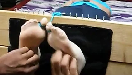 Naylon ayaklar stoklarda gıdıklandı