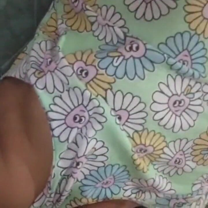 Büyük memeli ateşli üvey kız kardeş üvey erkek kardeşinin dildo oyunuyla