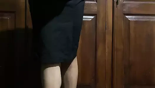 Keşke erkek arkadaşım olsaydı, annem neredeyse beni çırılçıplak soyunuyor