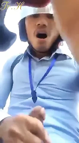 Sokakta Kmer adam