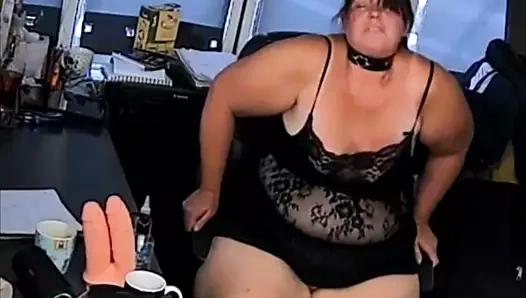 Bbw puma milf oturma üzerinde bir yapay penis ve yüz kahrolası