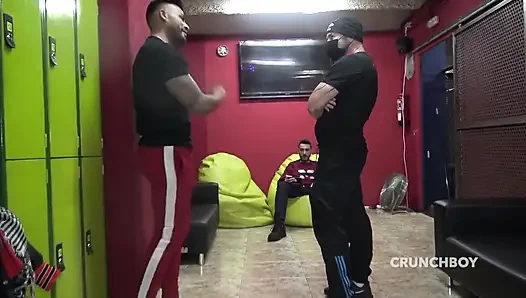 Mars jimnastikçi seyir halinde çiğ bg bi yarakla sikiliyor