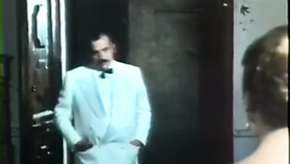 senta berger soyunma için büstiyer ve çorap 1976 film