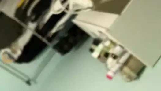 siyah bir kız parmak