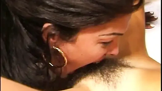 Ateşli hatunlarla üçlü grup seks