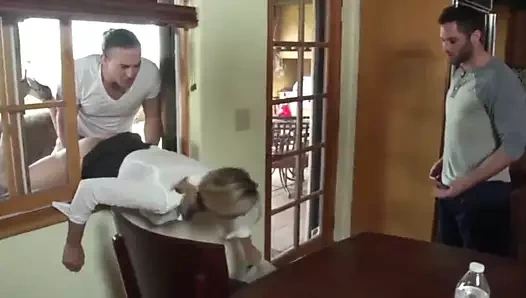 Milf pencerede sıkışmış