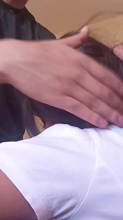 Мощный момент из "Секретарша-сучка обожает сосать мой член, она хочет ее молоко исправить"