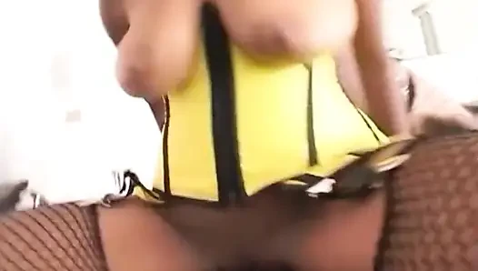 Büyük götlü hatunlarla zenci üçlü seks