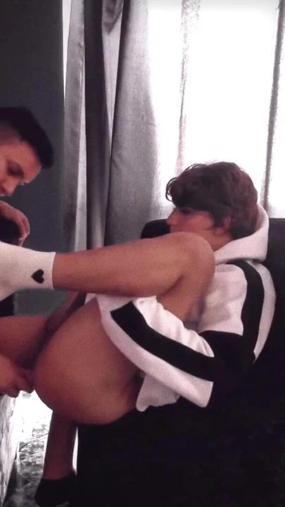 FEMBOY BIR YABANCıYLA AYRıLıYOR VE SIKILMEK IÇIN GÖTÜNDEN VAZGEÇIYOR | Klip 2