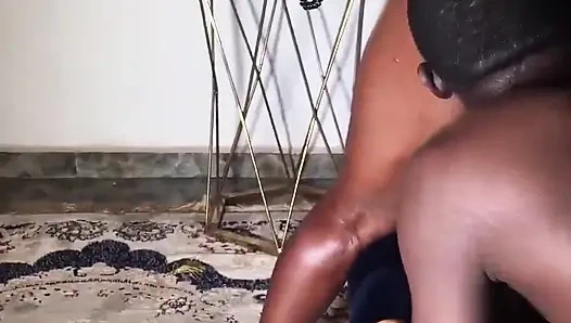 Patronum beni sikiyor ve ağzıma tükürüyor