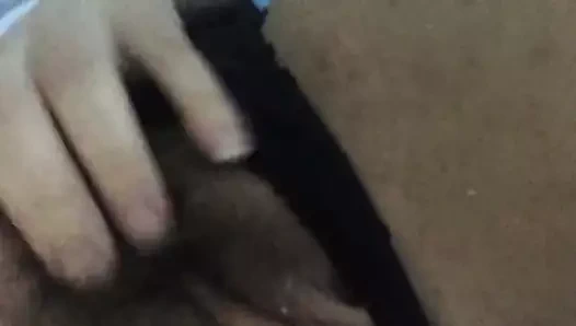 Büyük klitoris oyun