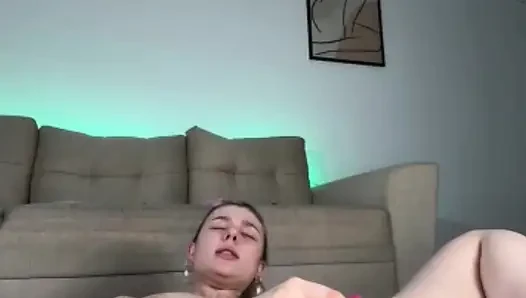 Mısır ve vibratörle sert sikişiyor