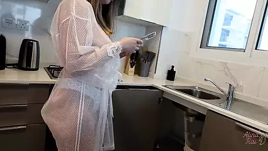 Her Husband Was Gone, Her Pussy Was Wet, so I Fucked My Mom's Married Best Friend