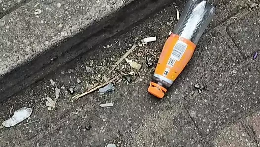 Büyük götlü üvey anne üvey oğlunun önünde soyunuyor