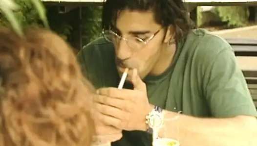 Çekici Alman sürtükler ateşli dörtlü sekste sikiliyor