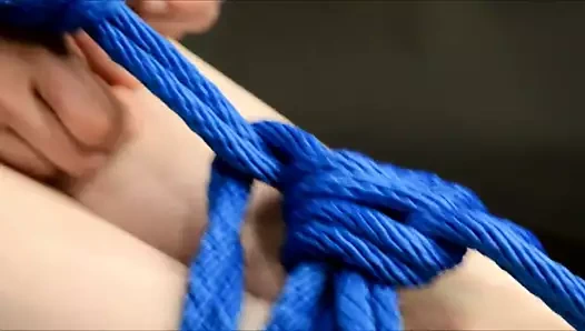 Bondage gril