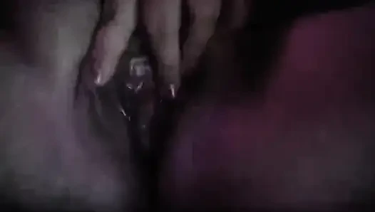 Evli kadın amcık oynuyor