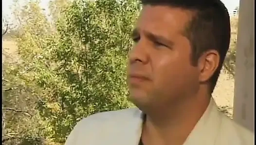 Muhteşem tatlı kız bacaklarını açıyor ve ıslak amını yalatıyor ve siktiriyor