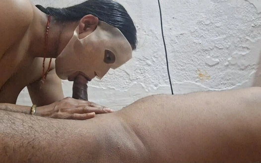 Hintli üvey anne sikişiyor