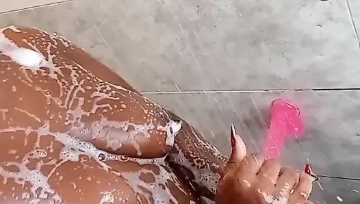 Benimle duşa gelmek ister misin