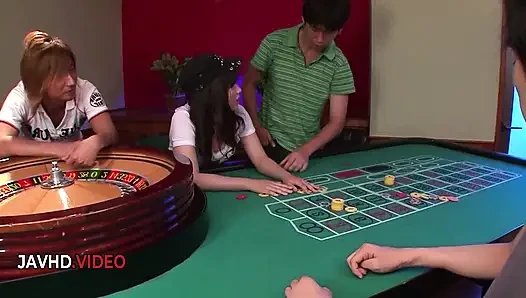 Yoğun Japon güzel hinata tachibana zevk için grup sakso çekiyor