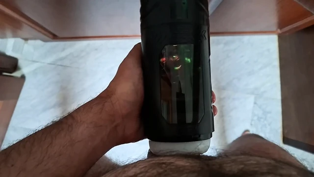 Mastürbasyon yapan yeni otomatik okşuyor