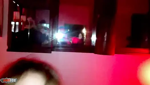 Avrupalı hatun charlotte de castille anal ve kanepede oral seks partisi