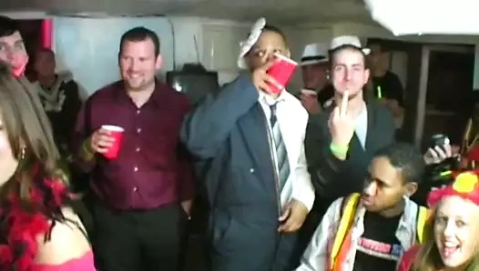 Kolej çapalar becerdin at halloween parti