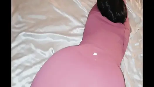 Üvey anne spor salonundan sonra ikinci bir egzersiz yapıyor