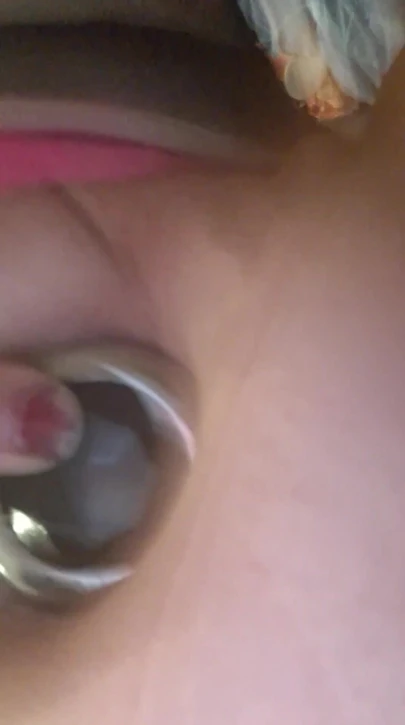 Sarışın post op trans kadın göt tıkacı porno yıldızı Britney Dutch ts'yi seviyor