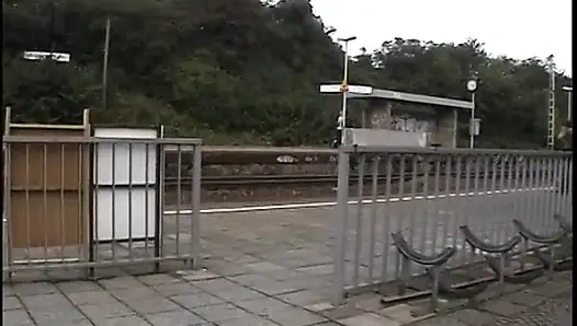 Ateşli kızıl saçlı oğlu için mastürbasyon yapıyor