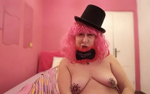 Veronica Rossi official - sana harika göğüslerini gösteriyor